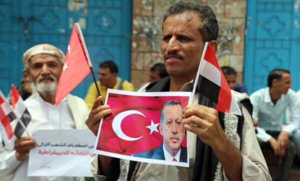 حقيقة تدخل تركيا العسكري مع السعودية في اليمن.. صحفي يوضح (فيديو)