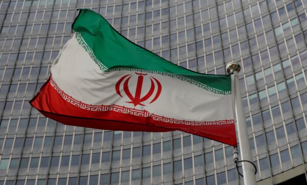 خلافات إيرانية داخل أركان الحكم: على إيران إعادة كل ريال دخل إلى العراق و سوريا