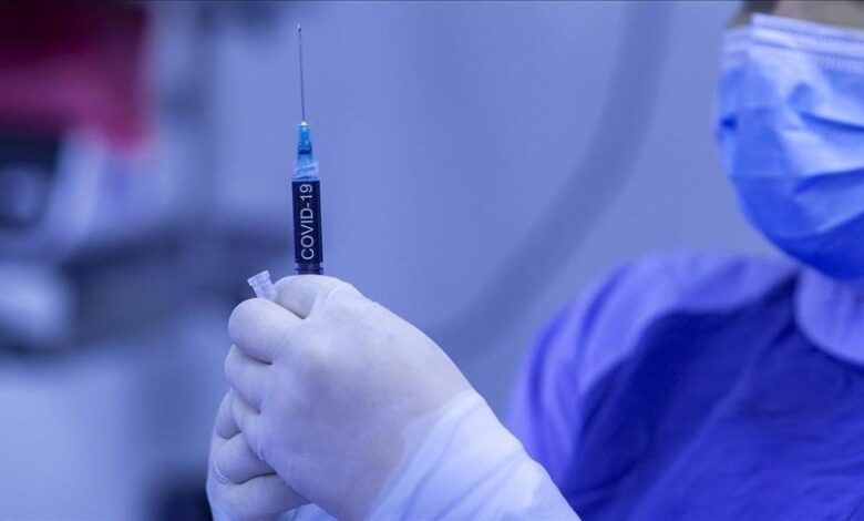  هل ستتراجع الدنمارك عن التطعيم بالجرعة الرابعة للقاح ضد فايروس كورونا بعد تصريح السلطات الصحية باستمرار التطعيم وصولاً إلى