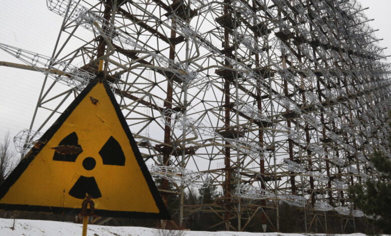 إن أنشطة الجنود الروس حول تشيرنوبيل يمكن أن تزيد الإشعاع النووي من المنطقة. بحسب الوزيرة الأوكرانية لإعادة إدماج الأراضي المحتلة.