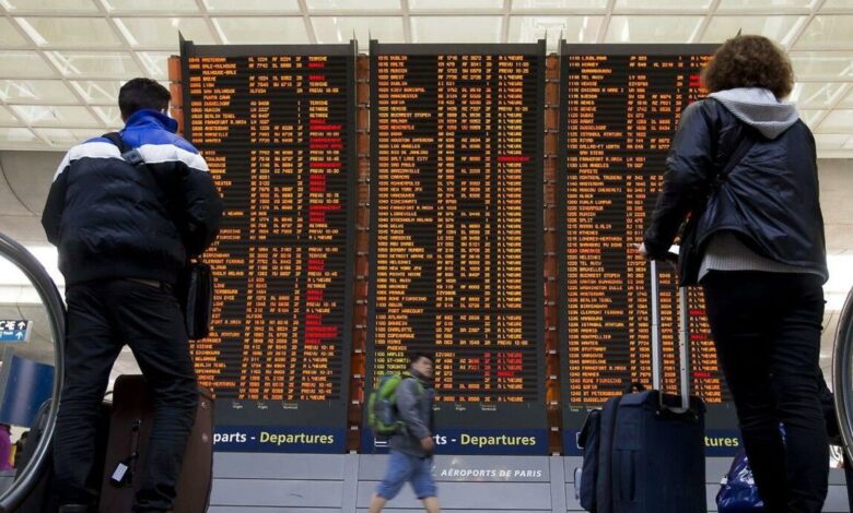 تم إلغاء مئات الرحلات الجوية في المطارات الدولية الرئيسية في ألمانيا نتيجة إضراب أكثر من ألف موظف من موظفي الفحص الأمني ومتعاملي الحقائب.