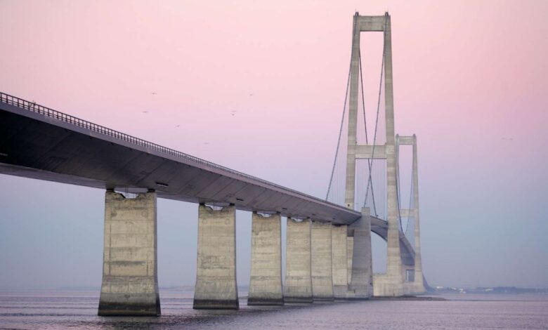 توقيع اقتراح لجعل القيادة على جسر Storebæltsbro مجانيةً لا تكفي، إذ هناك ديون على الجسر. حيث يطمع الاقتراج لجعل القيادة على جسر