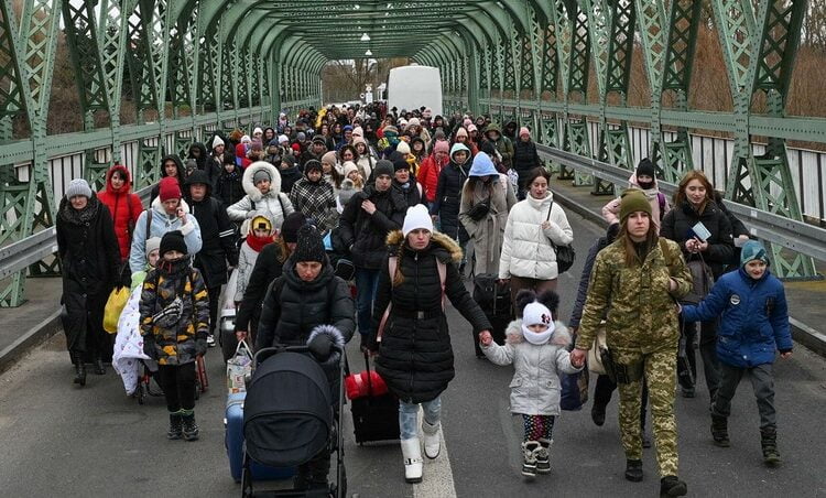 حتى يوم الأحد، استفاد أكثر من 20.000 أوكراني من القانون الخاص باللاجئين الأوكرانيين. حيث تقدم أكثر من 20.000 أوكراني بطلب الحصول على تصاريح الإقامة.