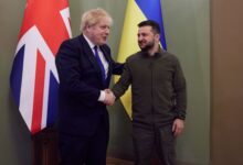 تم لقاء رئيس الوزراء البريطاني بالرئيس الأوكراني يوم السبت في كييف. ويعرض رئيس الوزراء البريطاني بوريس جونسون على أوكرانيا دعماً عسكرياً