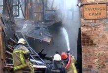 اندلاع حريق هائل في مبنى خشبي عمره 110 عام في بورصة