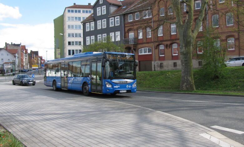 ضعف خطوط الحافلات بين كوبنهاجن والأجزاء الريفية من الدنمارك مما يعرقل سكان الأرياف من التنقل بحرية إلى باقي المناطق.