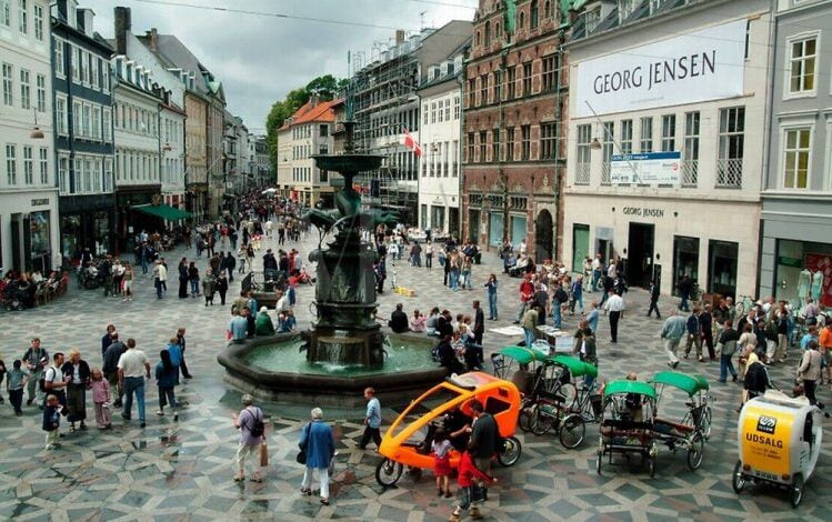 سنقدم لك في هذا المقال قائمة بأفضل 5 مطاعم في كوبنهاجن تقدم لك الطعام اللذيذ الخدمة المريحة لتستمتع بتجربتك في المدينة.