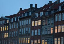 انخفاض أسعار الشقق في كوبنهاجن بشكل خاص وفي الدنمارك بشكل عام نتيجة ركود سوق الإسكان بعد التضخم الأخير الذي خيم على السكان. 