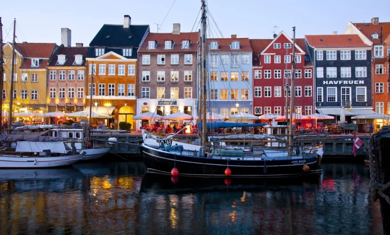 أقدم مدينة ألعاب في العالم، المتحف الوطني الغني بالتاريخ والآثار، وحورية البحر الصغيرة، إليك المعالم الساحرة للعاصمة الدنماركية كوبنهاجن