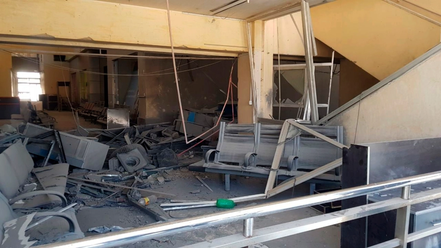 قامت إسرائيل باستهداف مستودعات أسلحة تابعة لحزب الله والميلشيات الإيرانية حول مطار مشق الدولي ما أدى لإغلاقه.